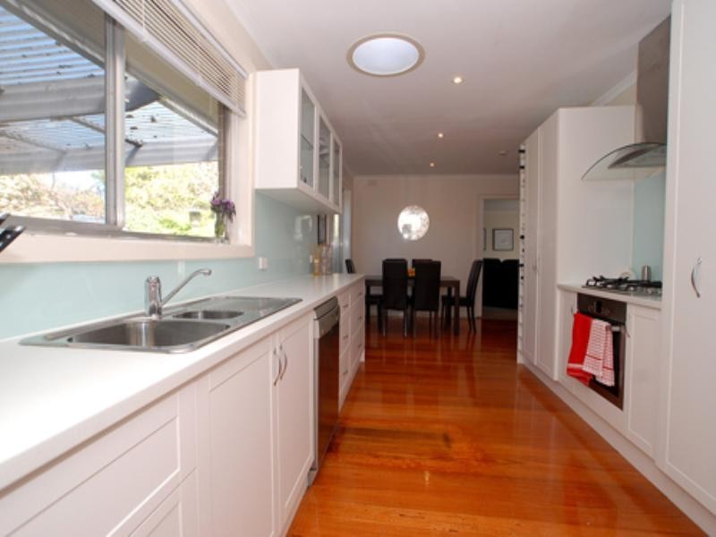 6 Tinarra Court, Kilsyth VIC 3137