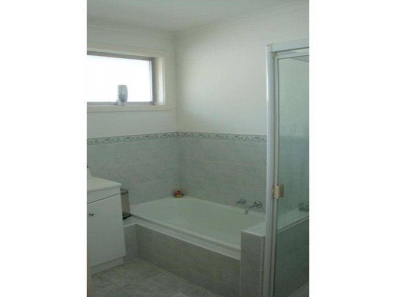 6 Tinarra Court, Kilsyth VIC 3137