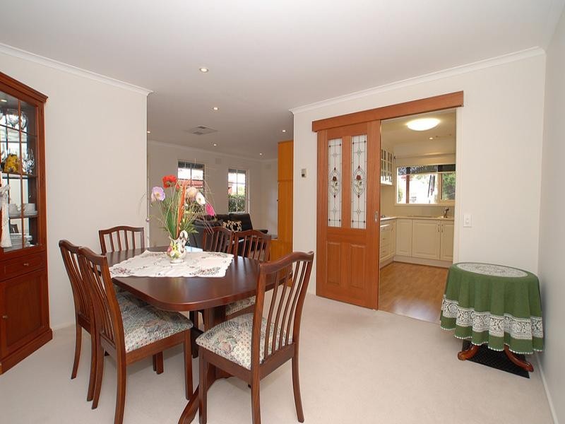 1 Rickards Avenue, Knoxfield VIC 3180