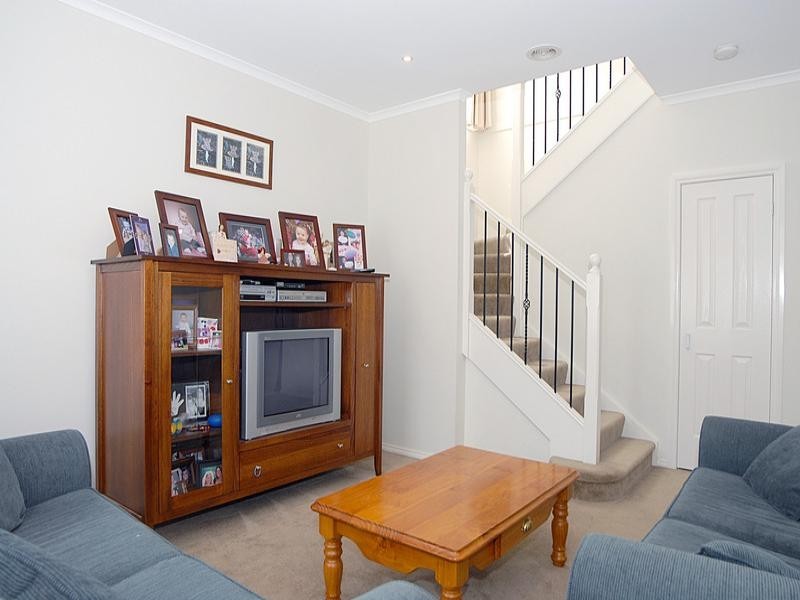 8 Watling Grove, Ferntree Gully VIC 3156