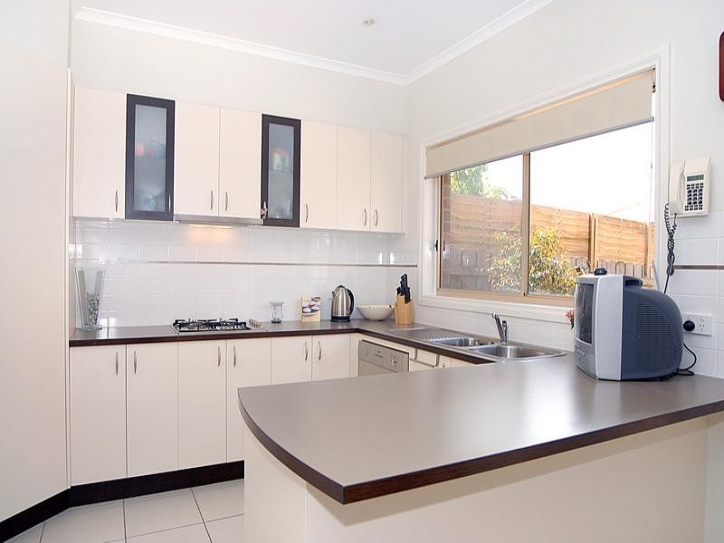 8 Watling Grove, Ferntree Gully VIC 3156