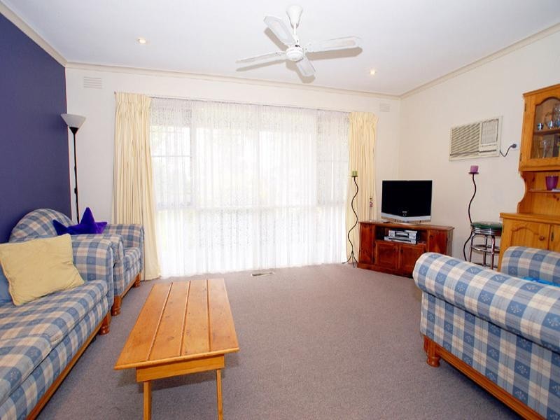 27 Christie Street, Knoxfield VIC 3180