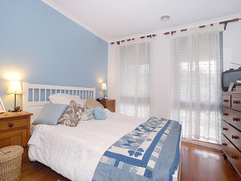 27 Beckenham Drive, Ferntree Gully VIC 3156