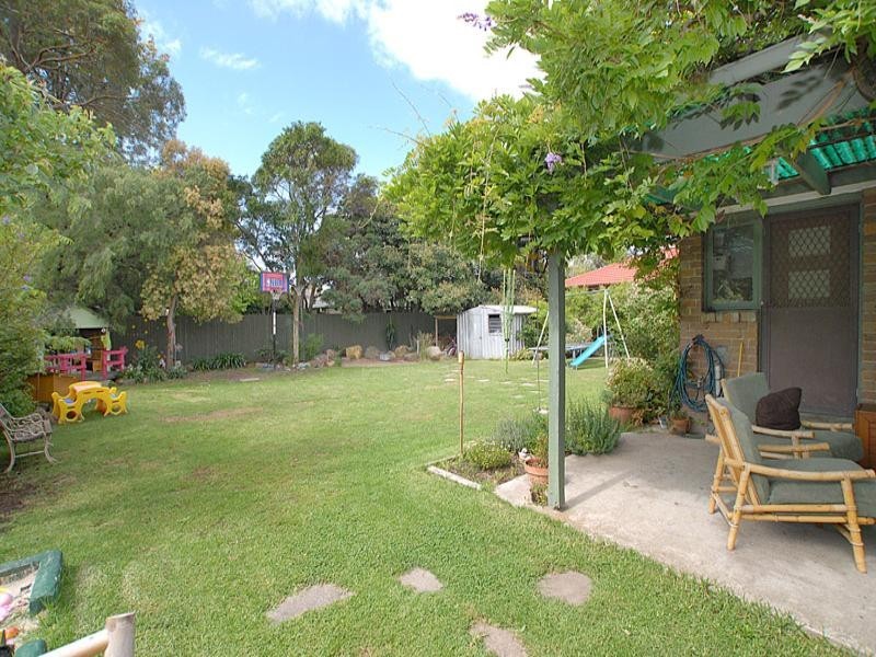 27 Beckenham Drive, Ferntree Gully VIC 3156