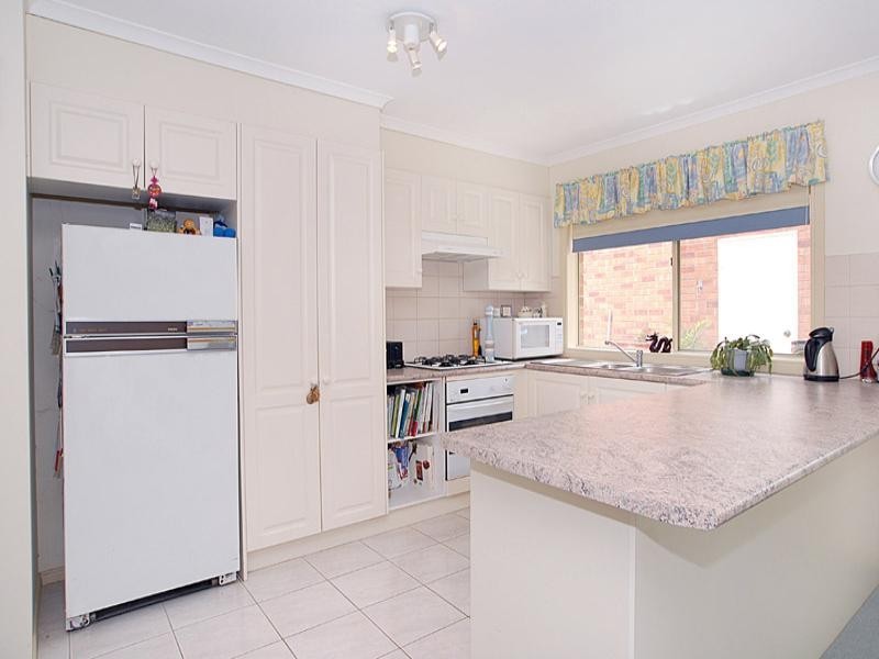 2/23 Stonehaven Avenue, Boronia VIC 3155