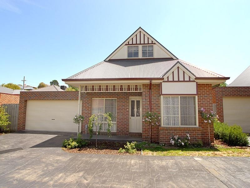 2/4 Austin Street, Ferntree Gully VIC 3156