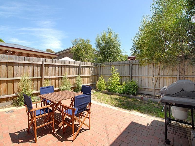 2/4 Austin Street, Ferntree Gully VIC 3156
