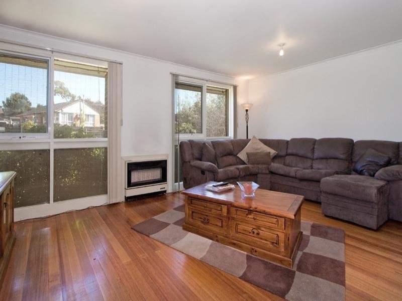 11 Silverton Drive, Ferntree Gully VIC 3156