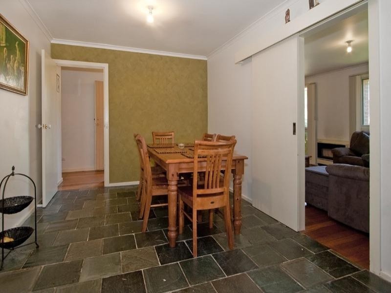 11 Silverton Drive, Ferntree Gully VIC 3156