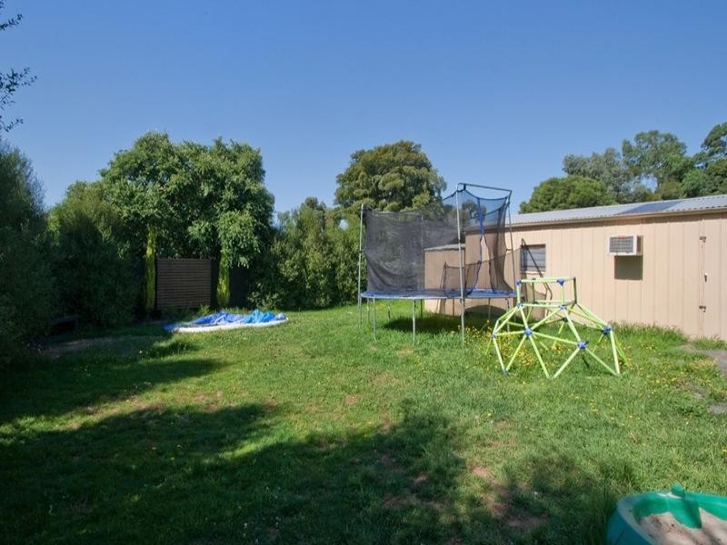 11 Silverton Drive, Ferntree Gully VIC 3156