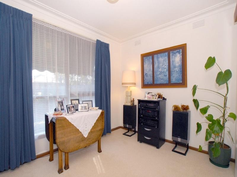 6 Renwick Road, Ferntree Gully VIC 3156