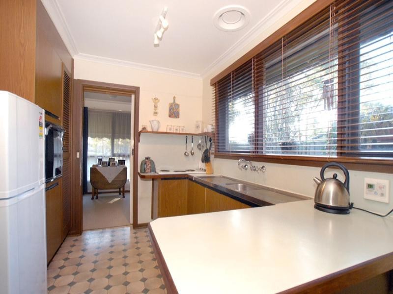 6 Renwick Road, Ferntree Gully VIC 3156