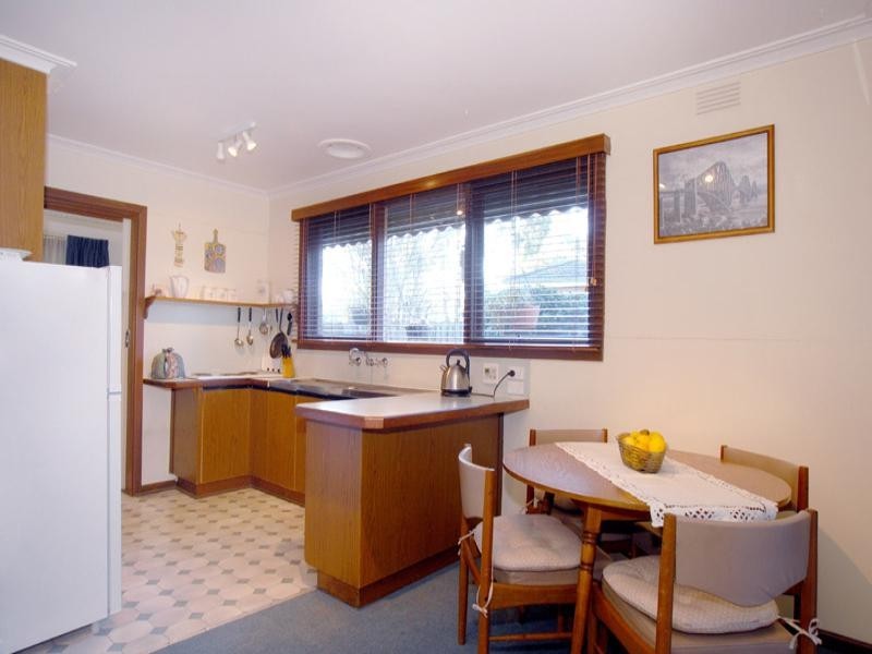 6 Renwick Road, Ferntree Gully VIC 3156