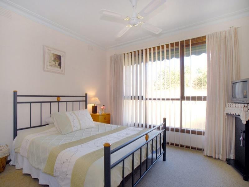 6 Renwick Road, Ferntree Gully VIC 3156