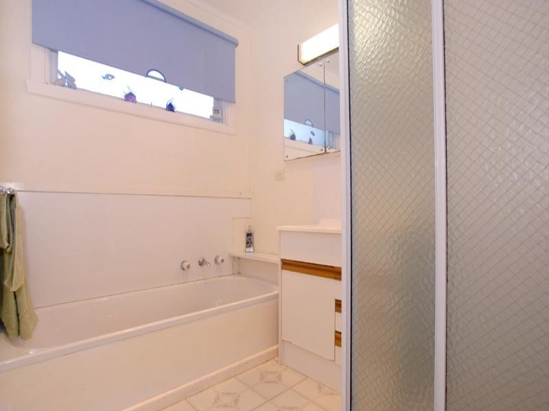 6 Renwick Road, Ferntree Gully VIC 3156