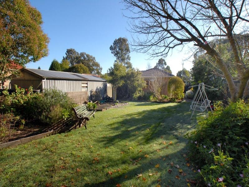 6 Renwick Road, Ferntree Gully VIC 3156