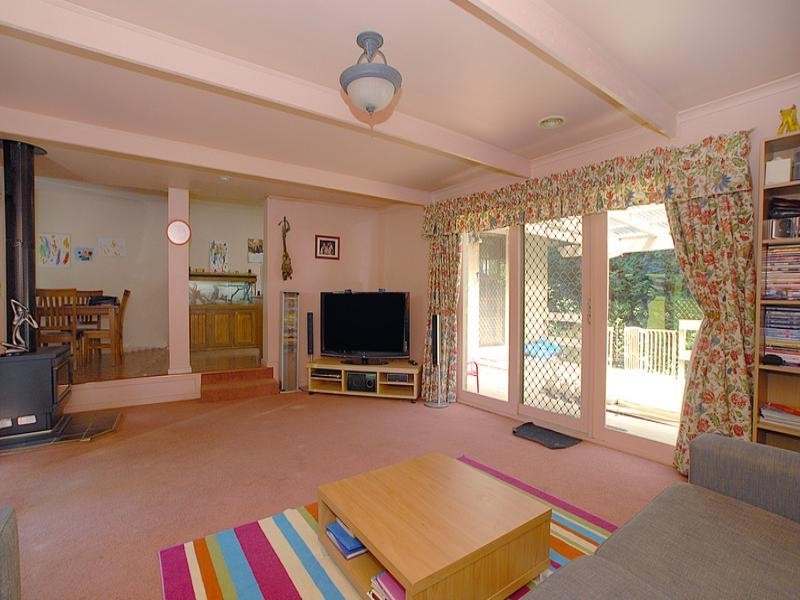 18 Carlisle Road, Ferntree Gully VIC 3156