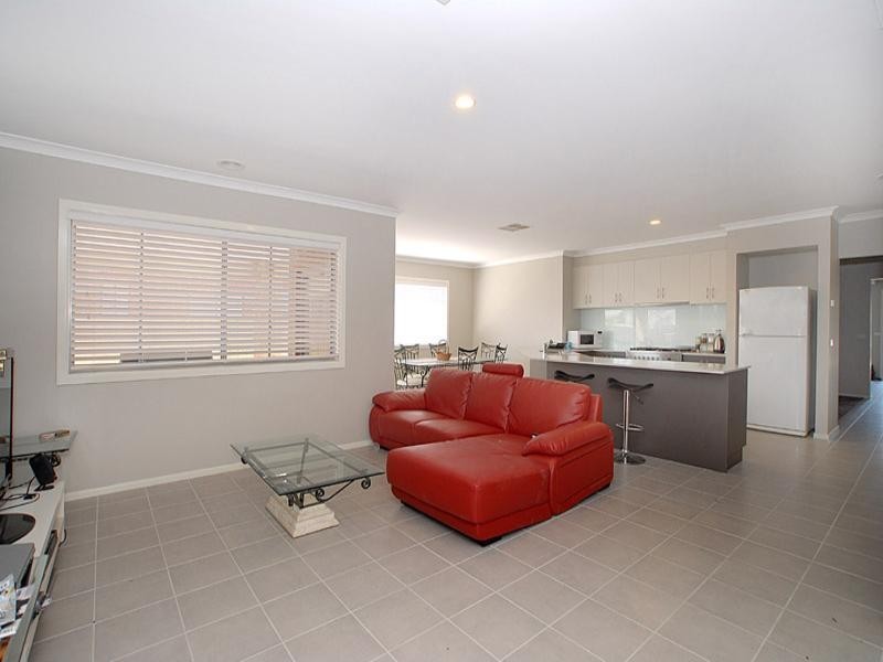 9 Bernly Boulevard, Berwick VIC 3806