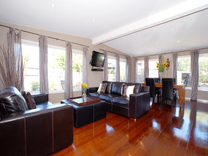 48 Johnson Drive, Ferntree Gully VIC 3156