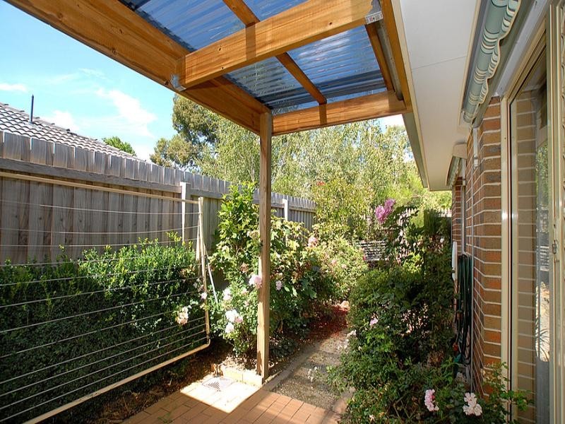 4/16 Willow Road, Upper Ferntree Gully VIC 3156