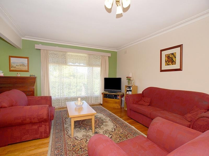 16 Anne Road, Knoxfield VIC 3180