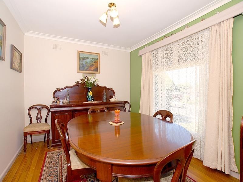 16 Anne Road, Knoxfield VIC 3180