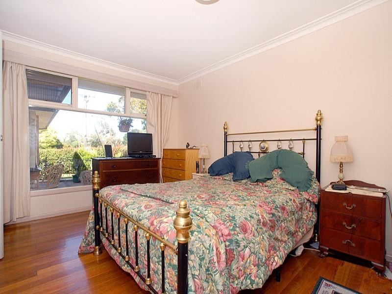 16 Anne Road, Knoxfield VIC 3180