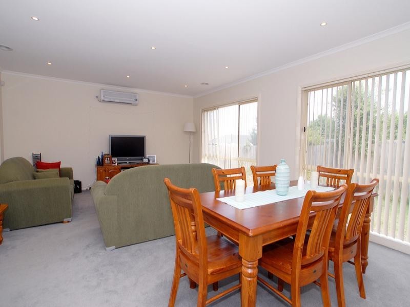 2/1 Mellowood Court, Ferntree Gully VIC 3156