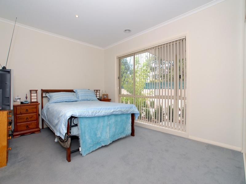 2/1 Mellowood Court, Ferntree Gully VIC 3156