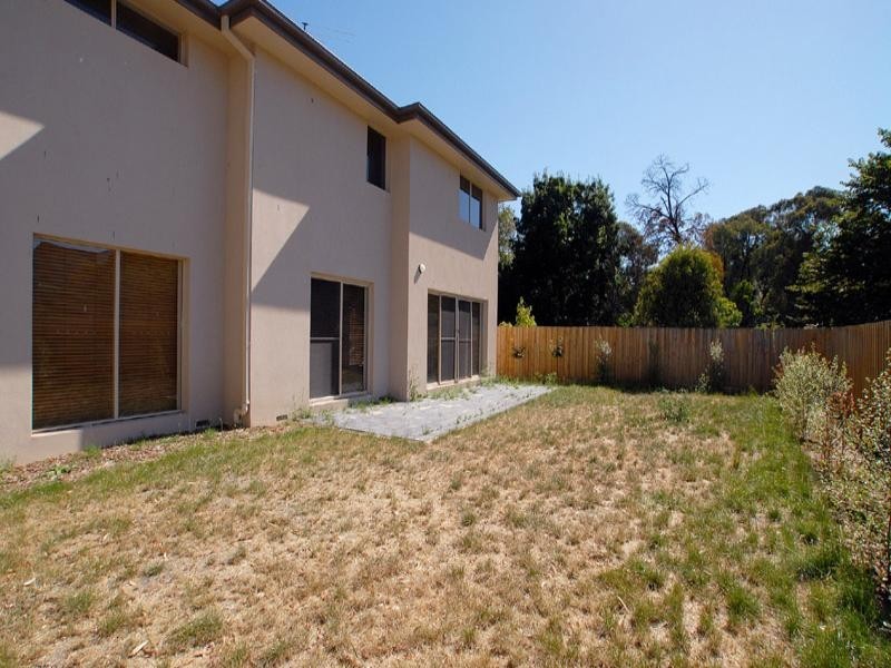 4/14 McNabb Street, Berwick VIC 3806