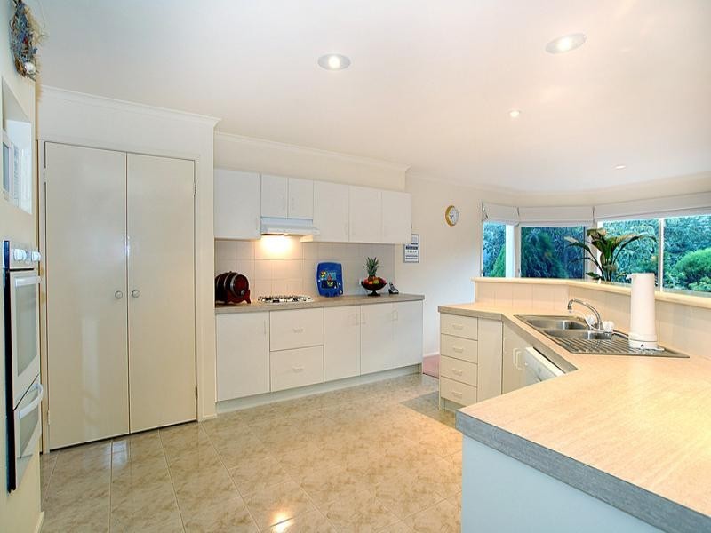 2 Sunrise Court, Lysterfield VIC 3156