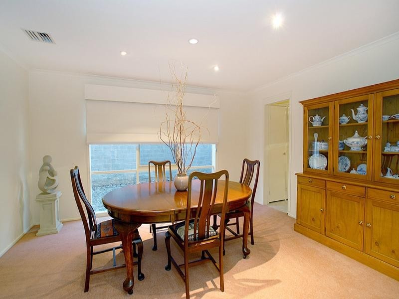 2 Sunrise Court, Lysterfield VIC 3156