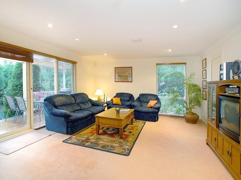 2 Sunrise Court, Lysterfield VIC 3156