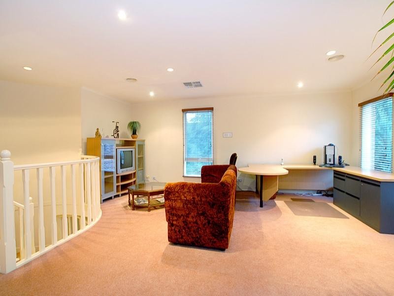 2 Sunrise Court, Lysterfield VIC 3156