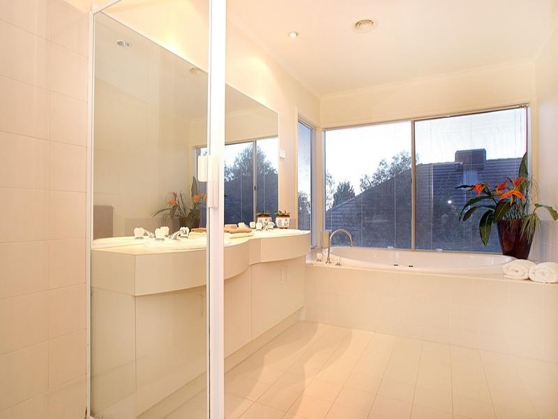 2 Sunrise Court, Lysterfield VIC 3156