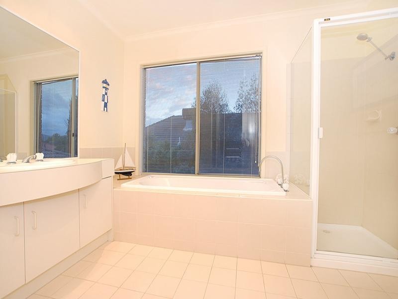 2 Sunrise Court, Lysterfield VIC 3156