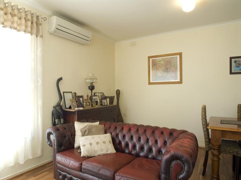 15 Anne Road, Knoxfield VIC 3180
