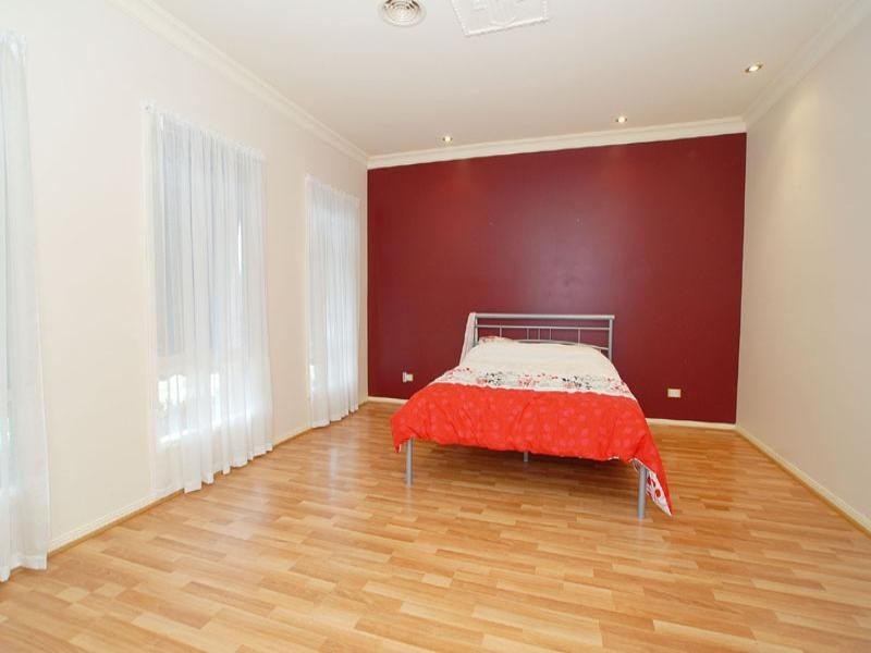 26 Cromford Crescent, Narre Warren South VIC 3805