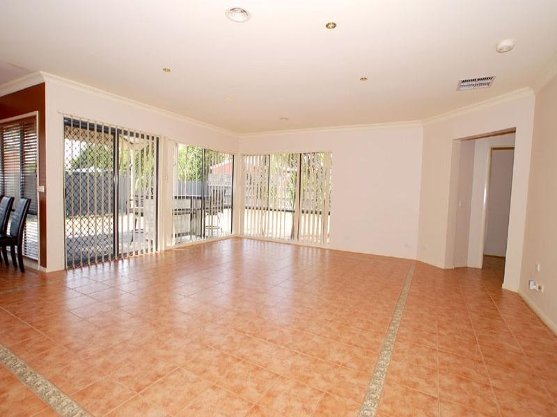 26 Cromford Crescent, Narre Warren South VIC 3805