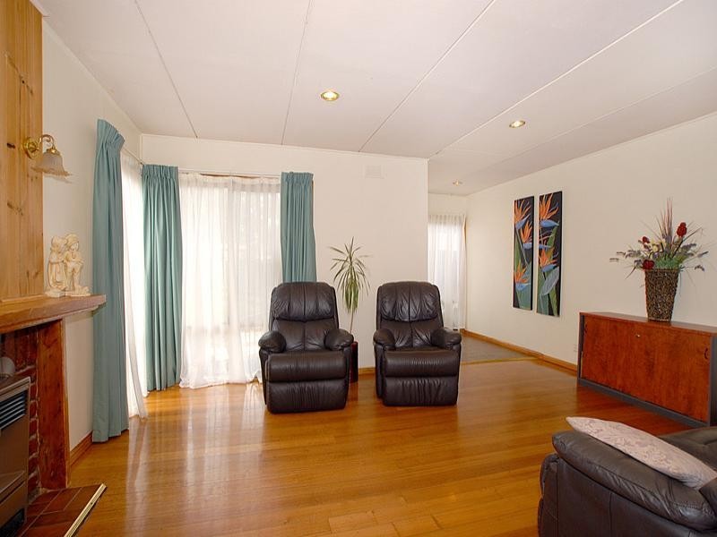 28 Loretto Avenue, Ferntree Gully VIC 3156