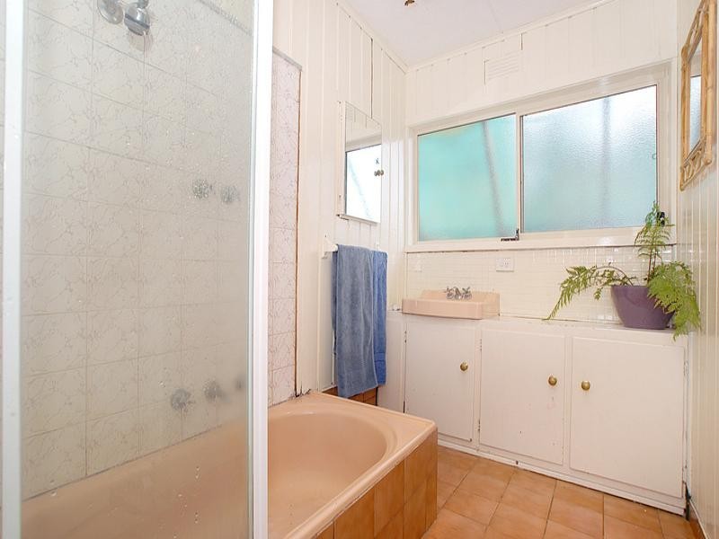 28 Loretto Avenue, Ferntree Gully VIC 3156