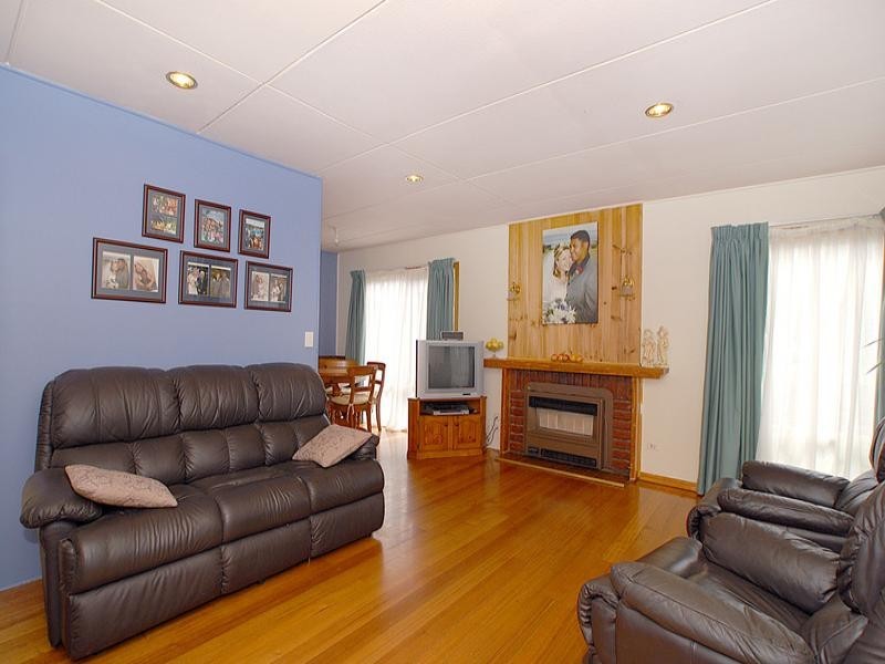 28 Loretto Avenue, Ferntree Gully VIC 3156