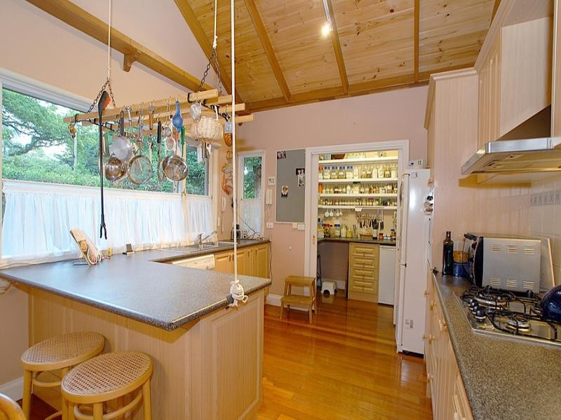 1 Railway Parade, Menzies Creek VIC 3159