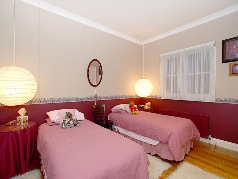 1 Railway Parade, Menzies Creek VIC 3159