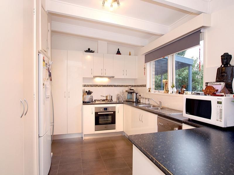 11 Florida Drive, Ferntree Gully VIC 3156