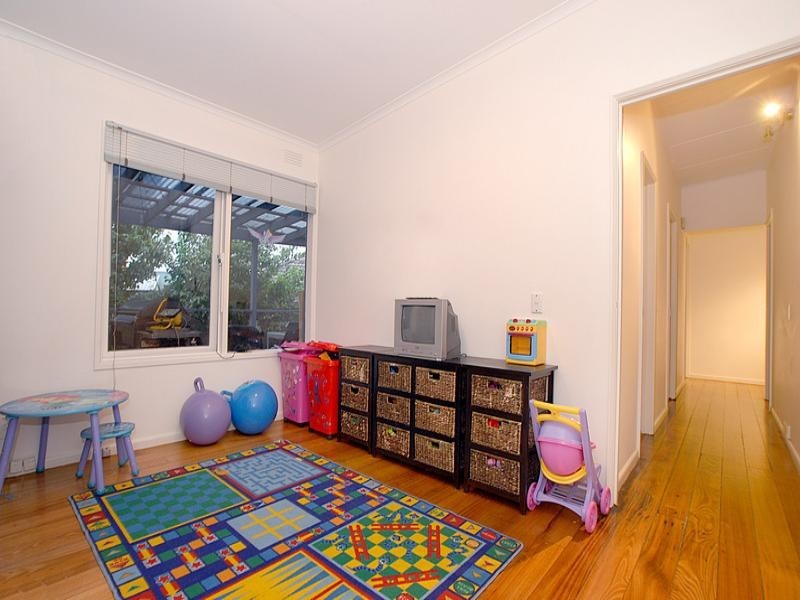 11 Florida Drive, Ferntree Gully VIC 3156