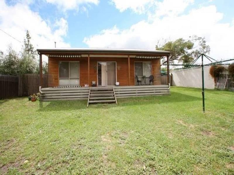 23 Stamford Crescent, Rowville VIC 3178