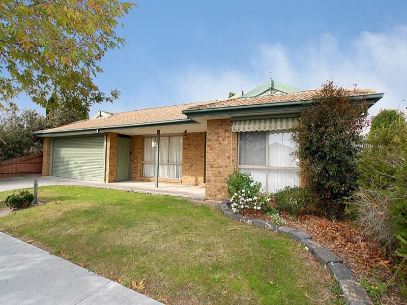 15 Liviana Drive, Rowville VIC 3178