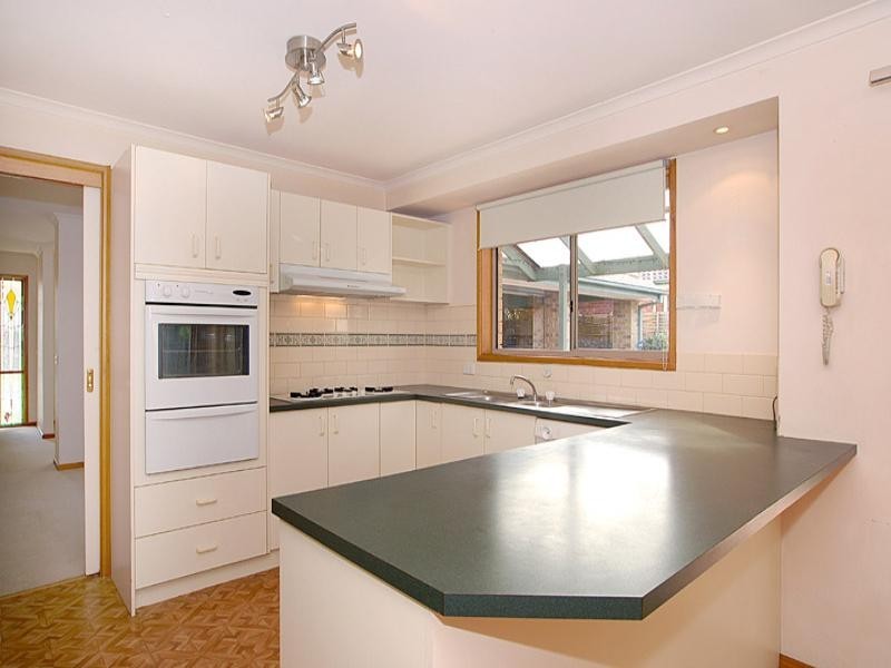 15 Liviana Drive, Rowville VIC 3178