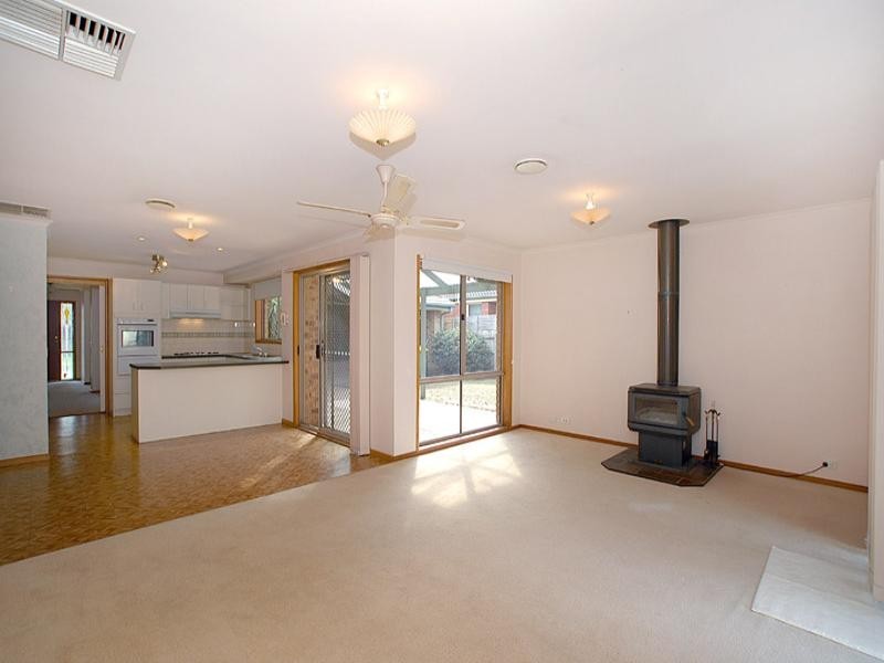 15 Liviana Drive, Rowville VIC 3178